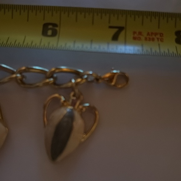 Vintage Trifari bracelet and earring set wine jugs or perfume bottles? - Picture 3 of 10